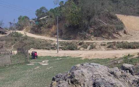 The road we walk to school. 